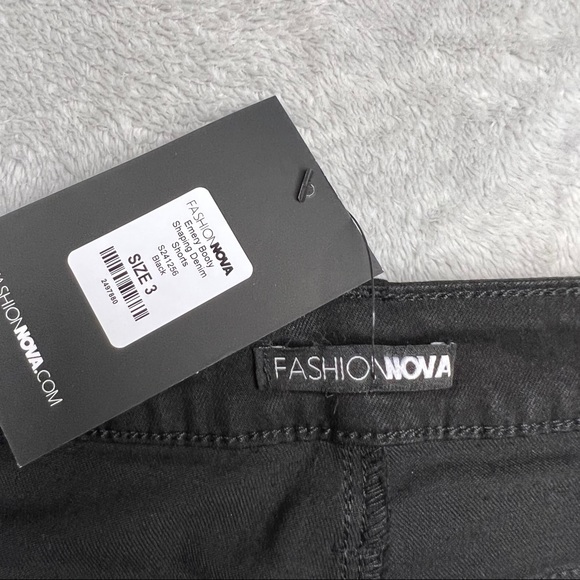 Fashion Nova - Booty Shaping Denim Shorts in Black - Picture 6 of 6